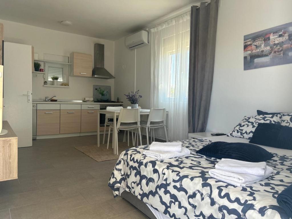 Apartmani Fulir ヴーシ エクステリア 写真