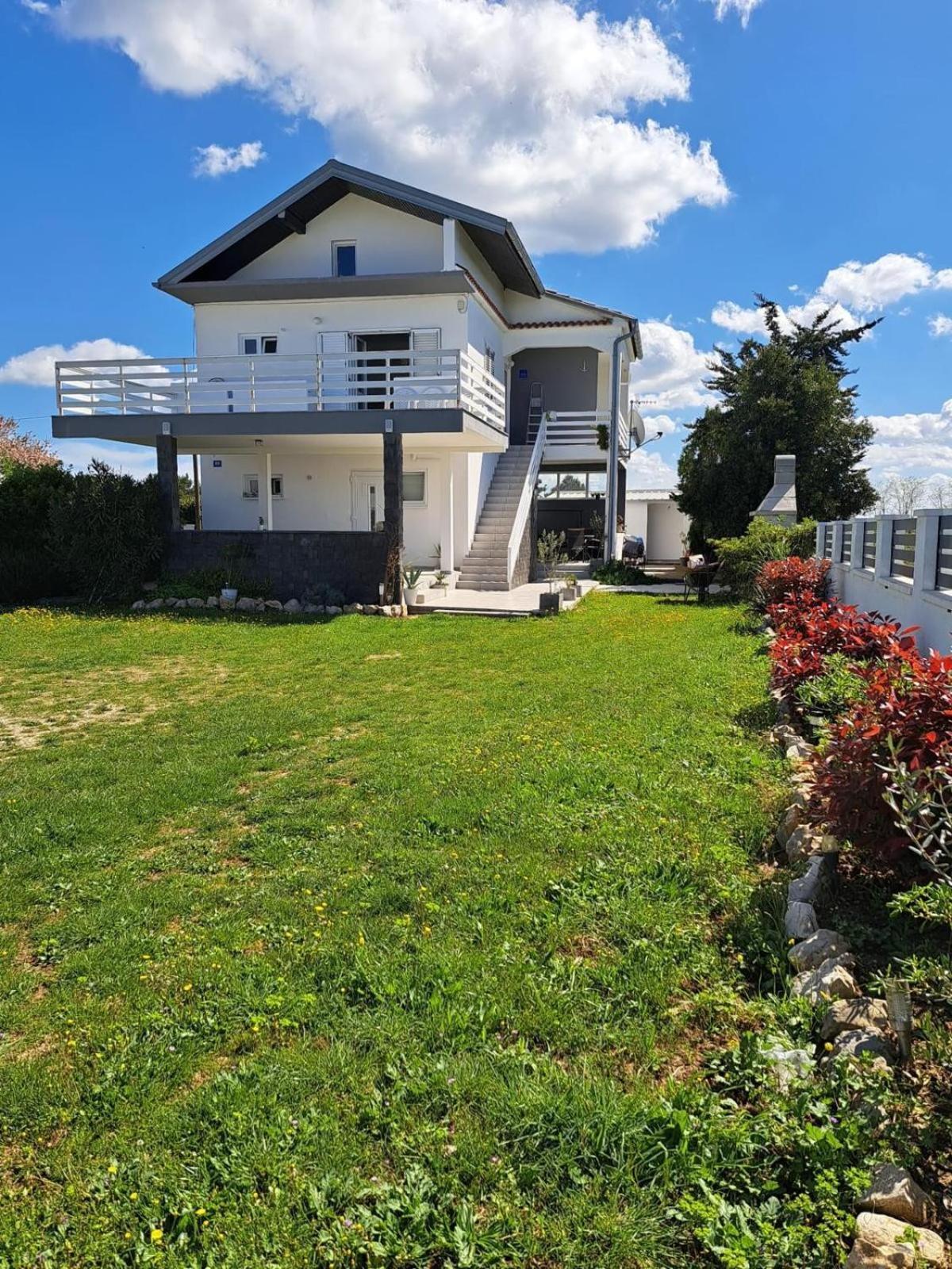 Apartmani Fulir ヴーシ エクステリア 写真